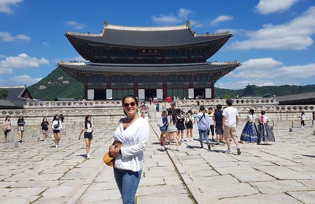 Signature Seoul : Netflix Sites, Street Food & N Seoul Tower