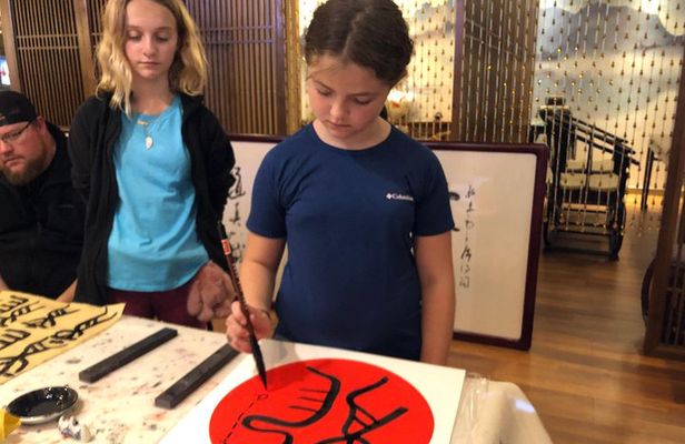 4-Hour Private Tour of Calligraphy Class, Hutong and Dumplings