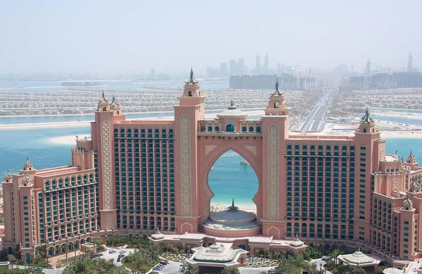 Dubai Personalised Sightseeing Tour in 4x4 Private Vehicle