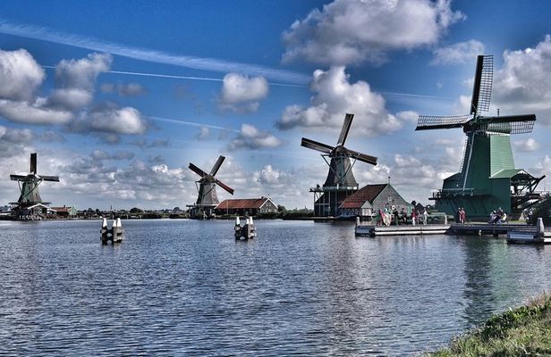 Zaanse Schans, Volendam & Edam: Private tour (Max 4 per)