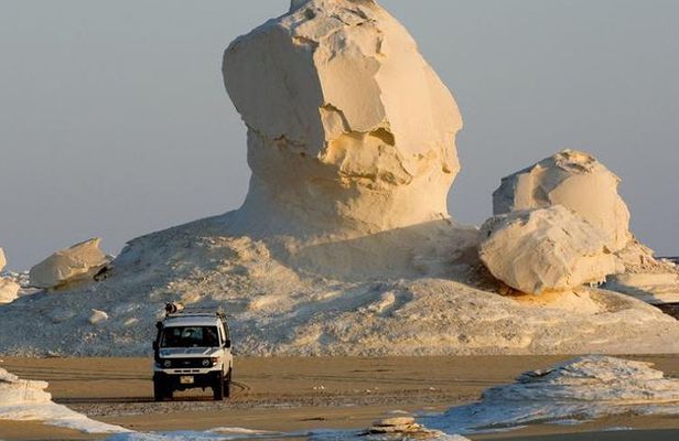 White Desert and Bahariya Oasis Tour From Cairo