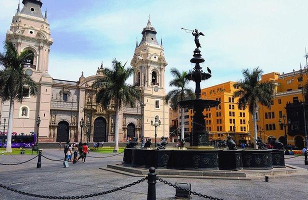 Lima City Tour + Magical Water Circuit + Dinner Show and Peruvian Horse