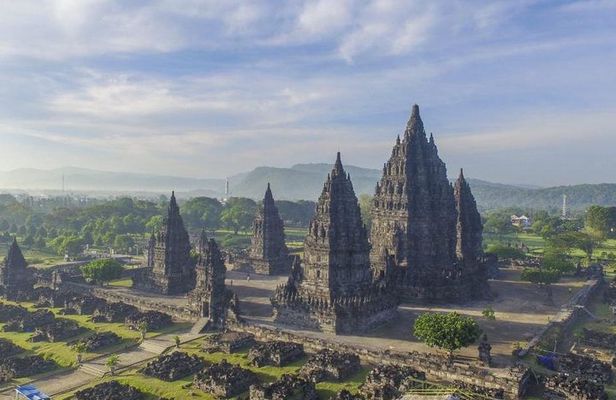 Prambanan Temple (Sunset) – Ramayana / Roro Jonggrang Ballet