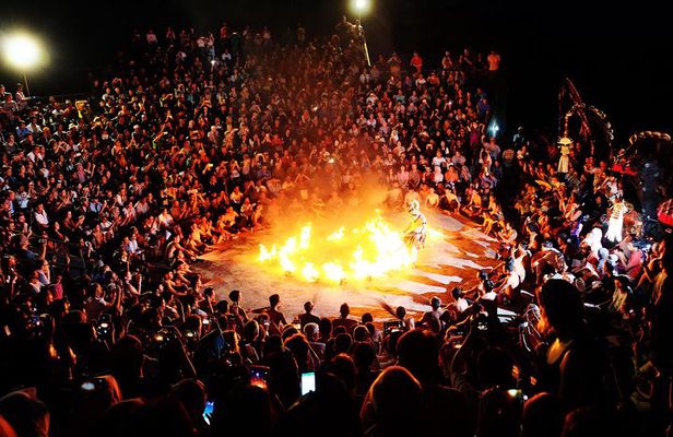 Uluwatu Temple Sunset and Kecak Fire Dance - Private Tour