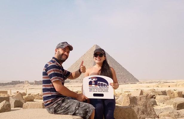 Private Full-Day Tour to Giza Pyramids, Memphis and Sakkara