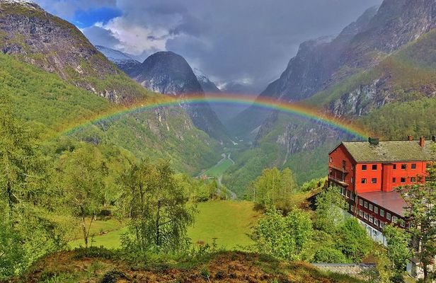PRIVATE GUIDED TOUR: Highlights of Norway – Trip to the Sognefjord – SUMMER