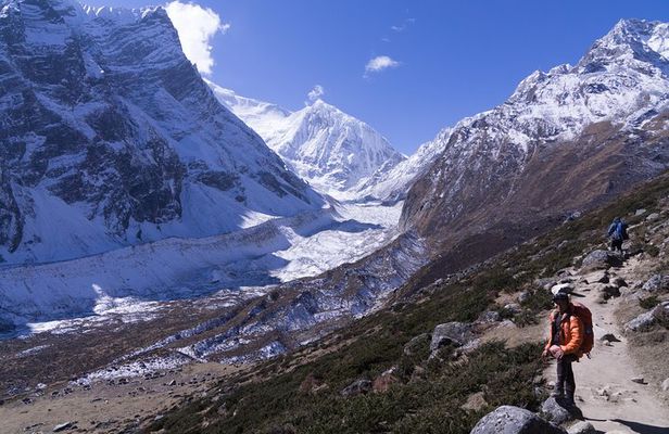 Manaslu circuit trek and side trips
