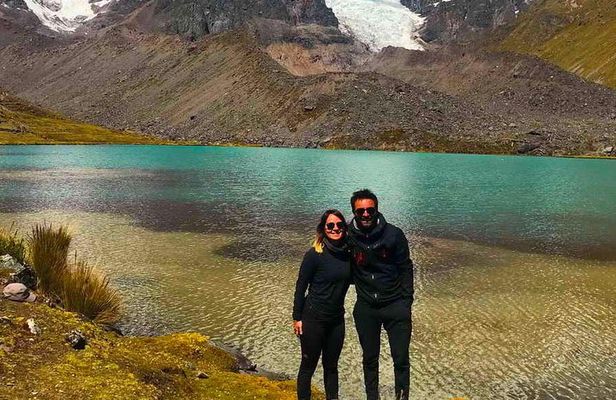 Hike to the 7 Lakes of Ausangate Snowy Ausangate