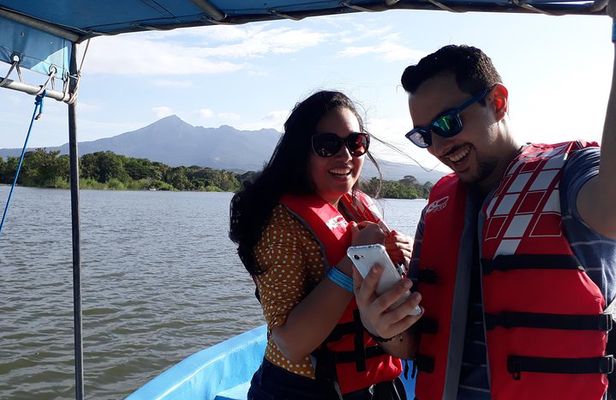 PRIVATE Boat ride + Colonial city tour at Granada+Catarina lookout