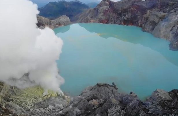 Ijen Crater Private Guided Trekking Tour From Bali