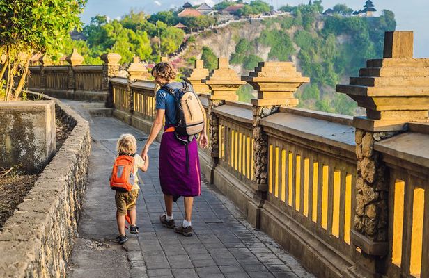 Private Tour: Full-Day Tanah Lot and Uluwatu Temples with Kecak Fire Dance Show