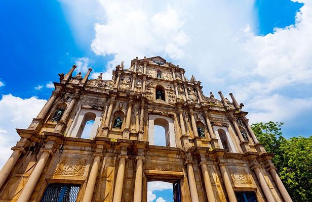 4-Night Hong Kong and Macau with 4-Star Accommodation