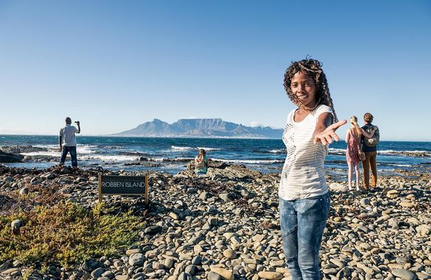 Robben Island Ticket, Kirstenbosch & South African Wine Tasting Small Group Tour