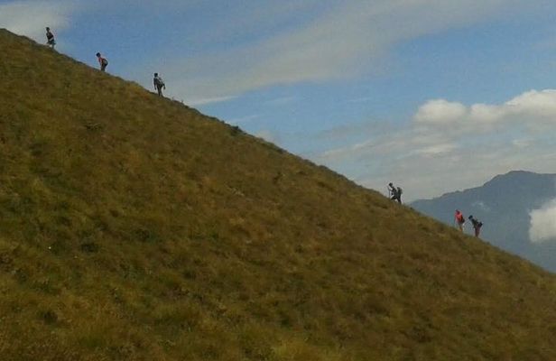 Meesapulimala Sunrise trek( By Munnar Info)