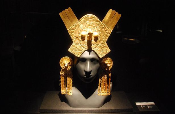 Larco Museum Complete Guided Tour with Transfers (Small Group)