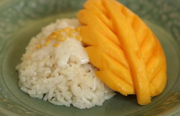 Chiang Rai food & night market walking tour with local host