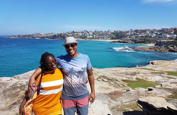 Bondi Beach Walking Tour with Optional Bondi to Bronte Coastal Walk