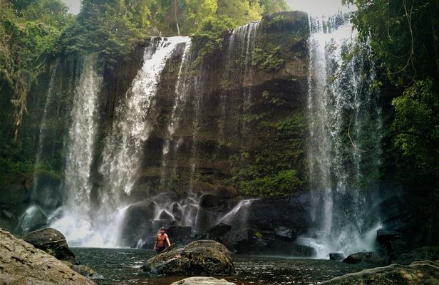 2 days private tour: Angkor sunrise, Banteay Srei, Kulen mountain, Beng Mealea