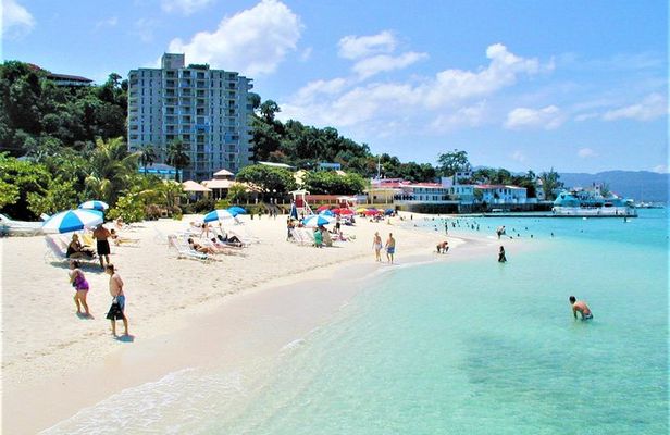Montego Bay Shore Excursion: Doctor's Cave Beach & Montego Bay City Highlights