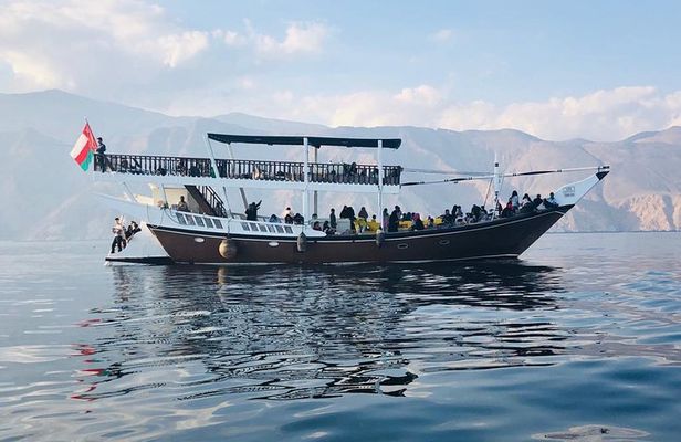 Musandam Sea Safari with Lunch From Dubai