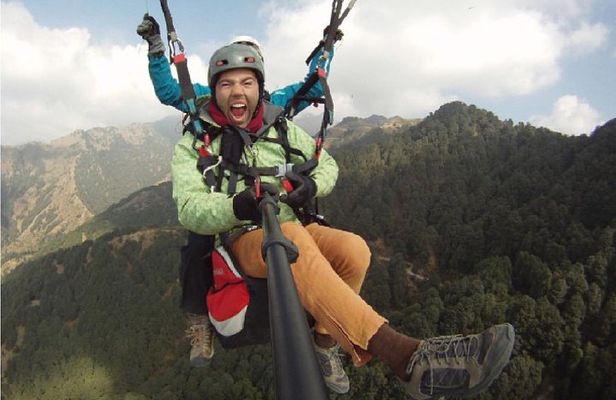 4-hour Paragliding Adventure from Bogota