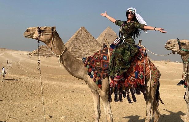 Private Tour to Giza Pyramids and sphinx from El Alamein