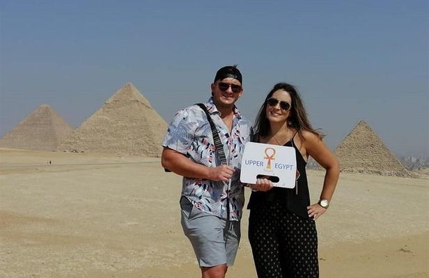 Full-day tour Giza pyramids and Egyptian Museum and bazaar, camel ride, Lunch