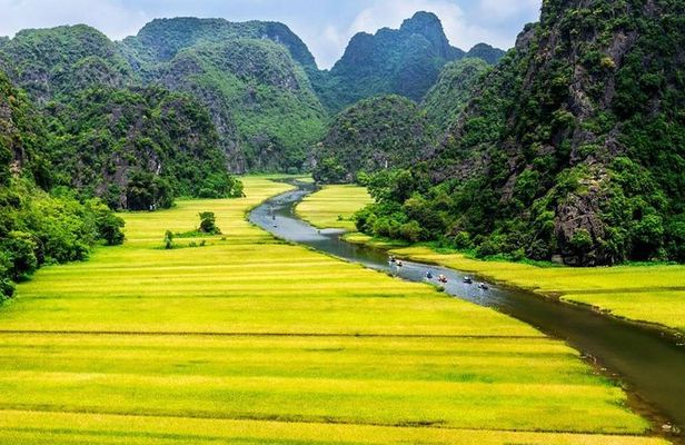 Private Hoa Lu - Tam Coc - Mua Cave with Boat Trip, Temple, Biking, Lunch