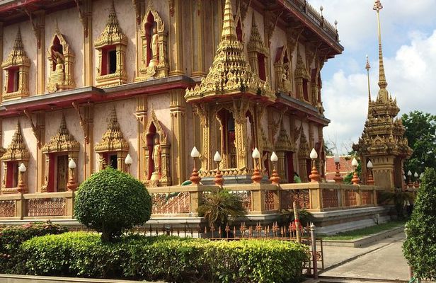 Phuket Full Day City tour & Lunch & Tiger Park