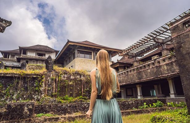 Bali Ghost Tour: The Biggest Abandoned Hotel in Bali