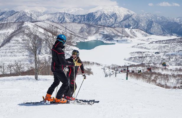 Full Day Ski Lesson (6 hours) in Yuzawa, Japan