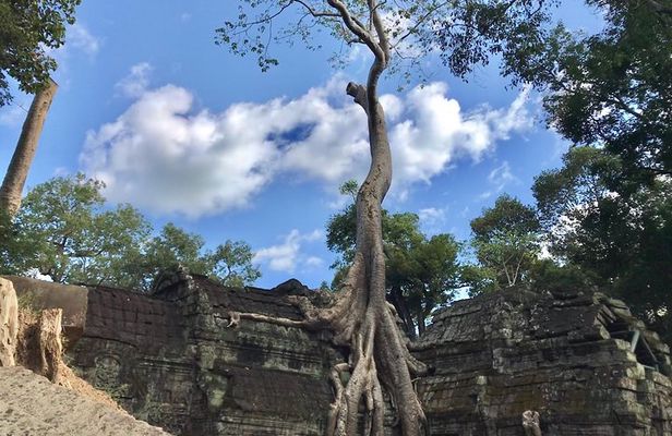 Angkor Wat & Floating Village 3-Day Private Tour