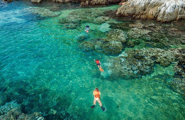 Shore Excursion Premium Family Snorkeling Experience