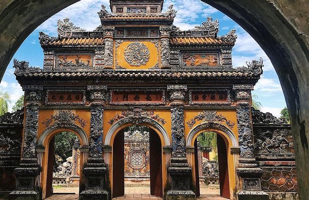 Hue Imperial City Full-day Guided Tour: From Da Nang/ Hoi An