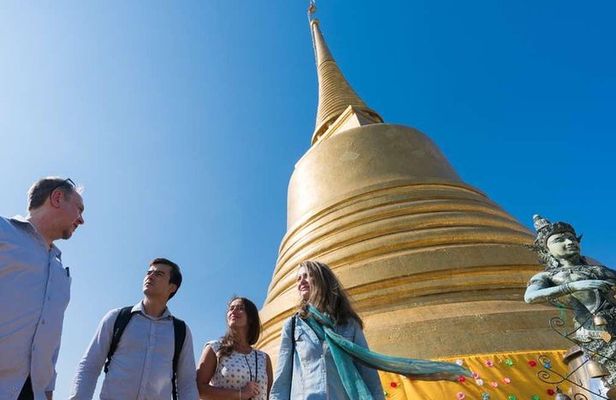 Top Highlight Bangkok Sights. Walking tour with Fun Local Guide!