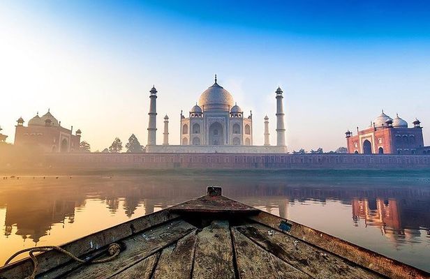 Private Day Tour to Taj Mahal Agra from Delhi