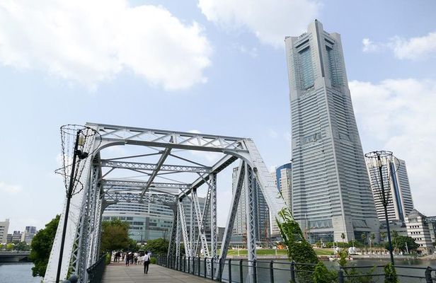 Yokohama 4hr Private Tour with Government-Licensed Guide