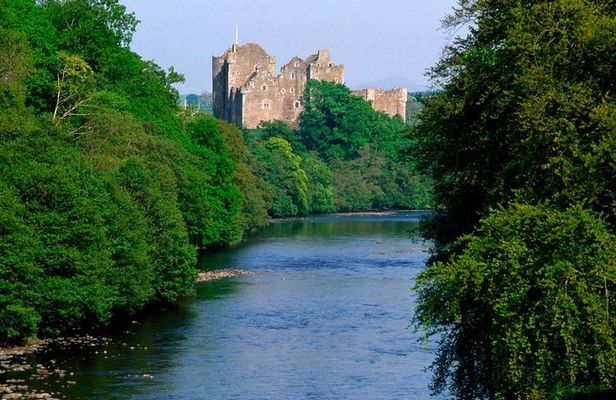 Flexible private day trips from Edinburgh with a driver or guide