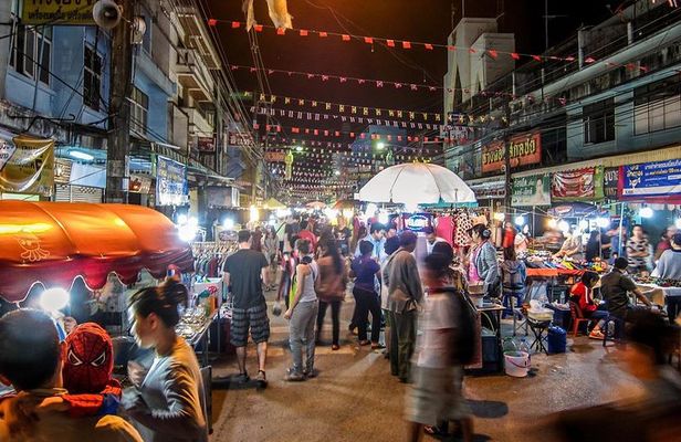 Chiang Rai Under the Moonlight Tour by TUK TUK