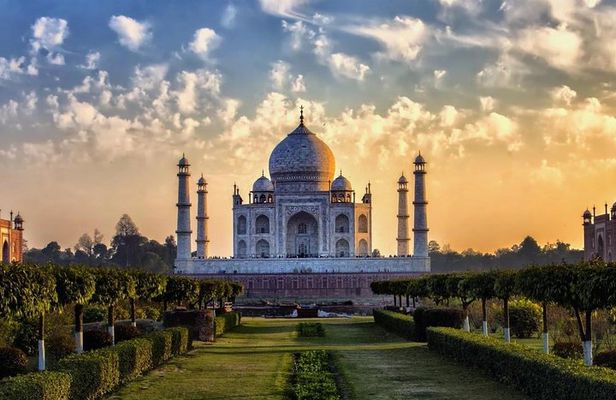 Taj Mahal Sunrise Tour