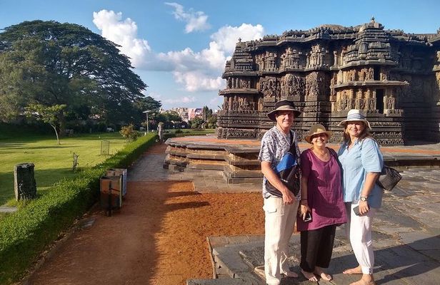 Bangalore: Shravanabelagola + UNESCO Belur & Halebidu Tour