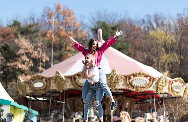 Private Abandoned Theme Park Photo Shoot in Seoul with a Photographer