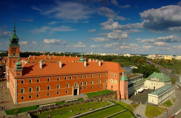 Skip-the-Line Warsaw Royal Castle Private Guided Tour