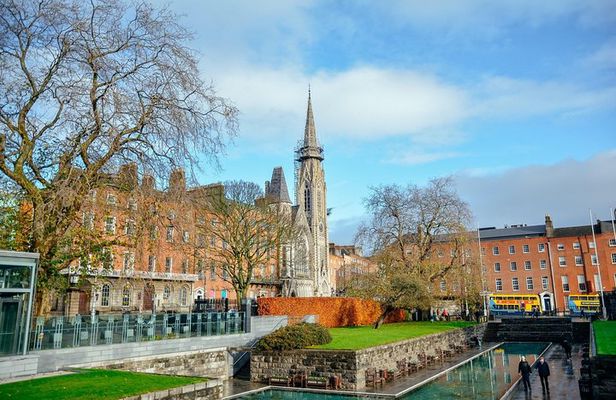 The History of Dublin With Locals: 1916 Easter Rising PRIVATE Tour
