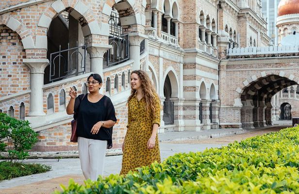 Highlights & Hidden Gems With Locals: Best of Kuala Lumpur Private Tour