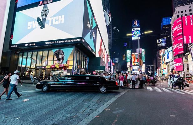 Top Rated Private NYC tour by limousine, choice of 3 or 5 hours