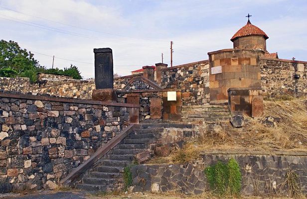 Private tour to Oshakan, Karmravor, Hovhanavank, Saghmosavank monasteries