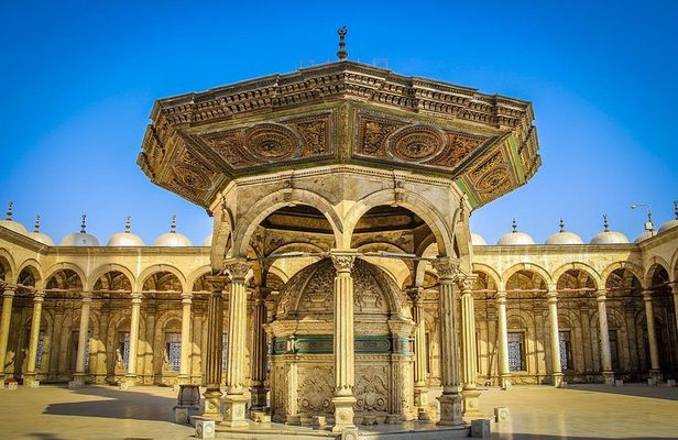 Private Cairo day tour (Museum – citadel – Islamic Cairo-Khan el Khalili Bazzar)
