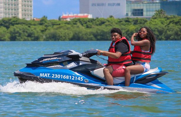 Jet Ski Rentals in Cancun: 60-Minute Option (Shared Jetski)