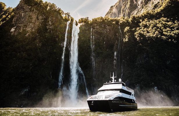 Milford Sound Overnight Cruise Fiordland Jewel
